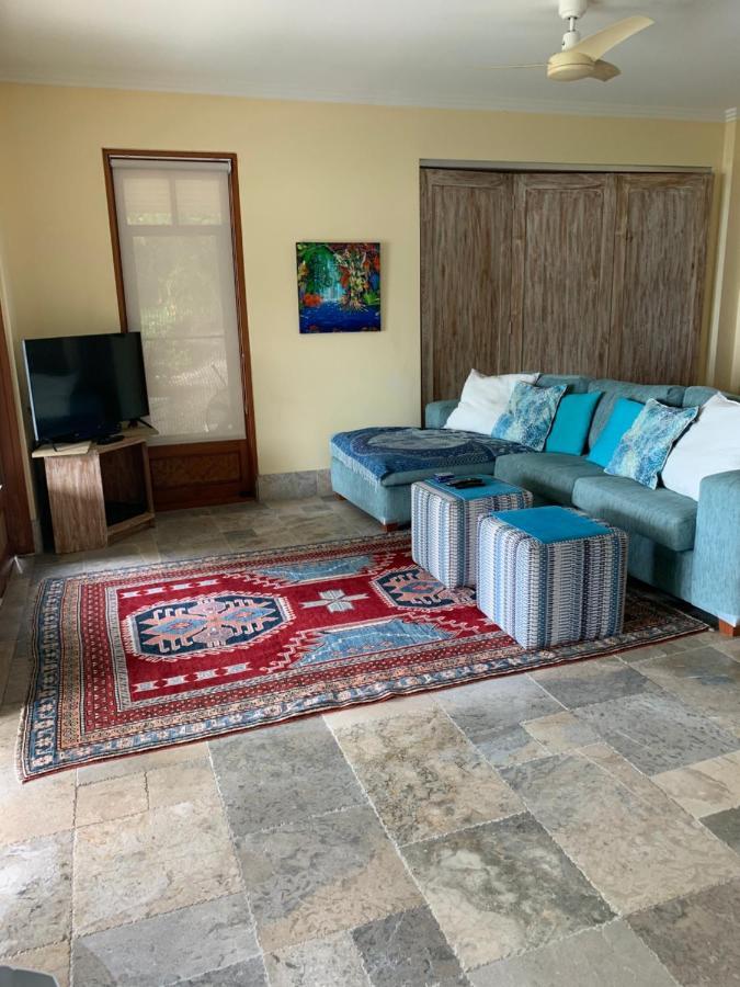 Beachfront Dolphin Cabin Oak Beach Екстер'єр фото